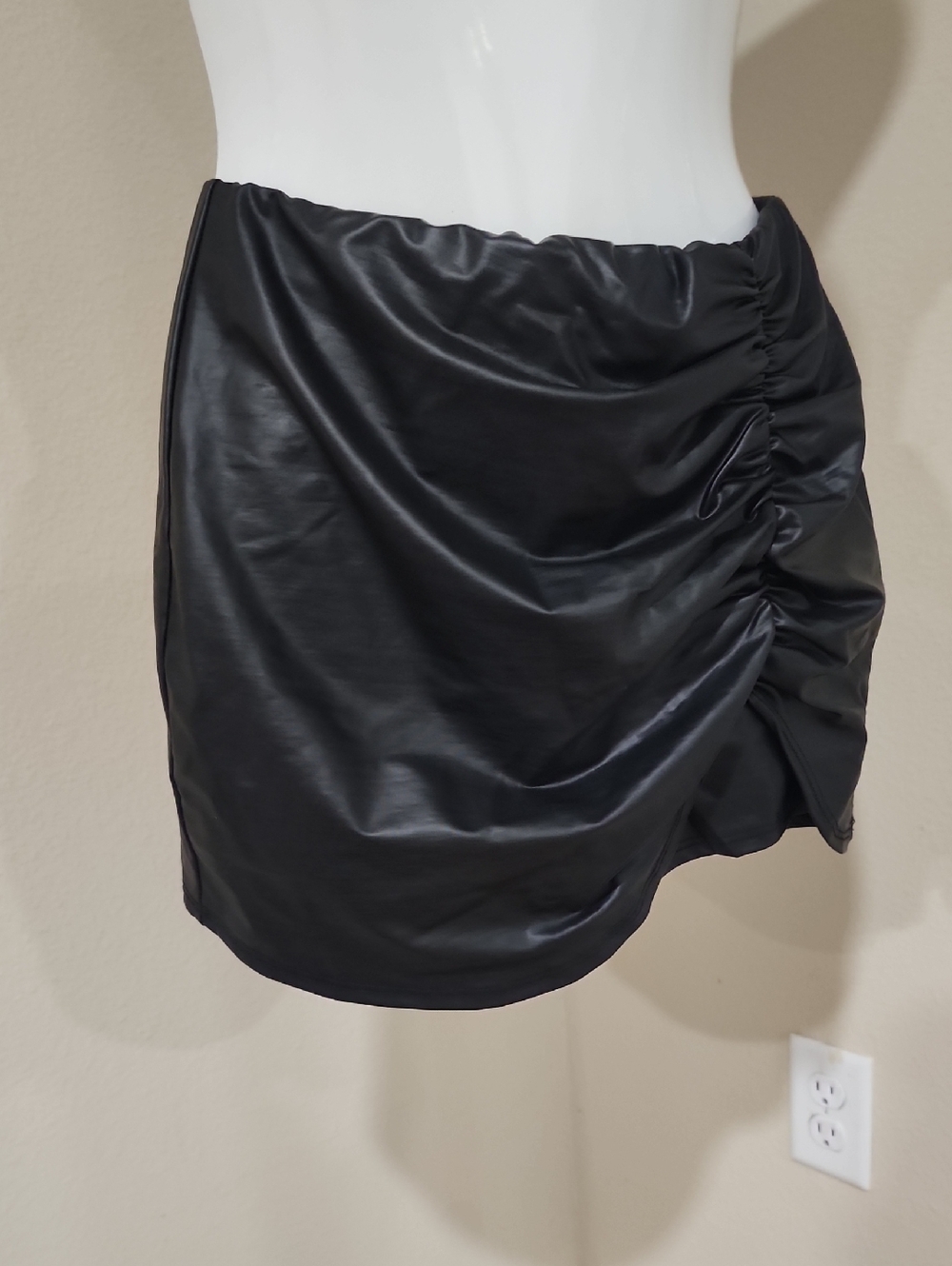 Windsor Black Faux-Leather Ruched Side Mini Skirt Skort